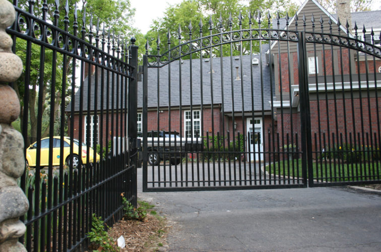 AFC Iowa City - Custom Gates, Overscallop Estate Gate with Puppy Accent at Bottom